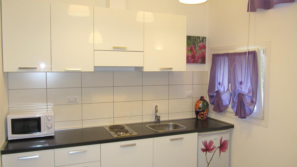 Casetta Romantica Viola Lerici Room photo
